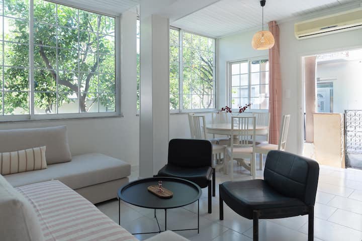 Secret Garden Downtown Residence