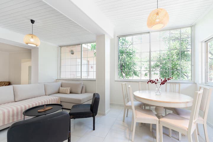 Secret Garden Downtown Residence